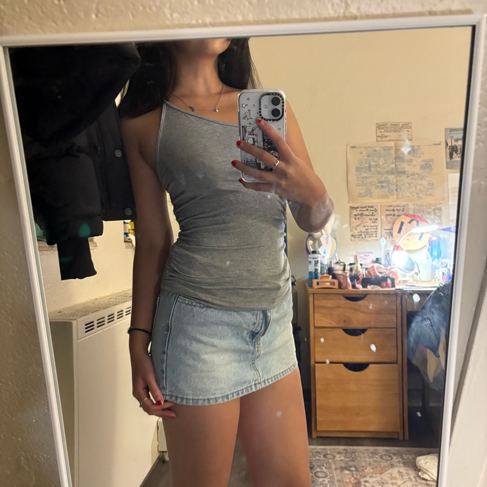 Gray tank top